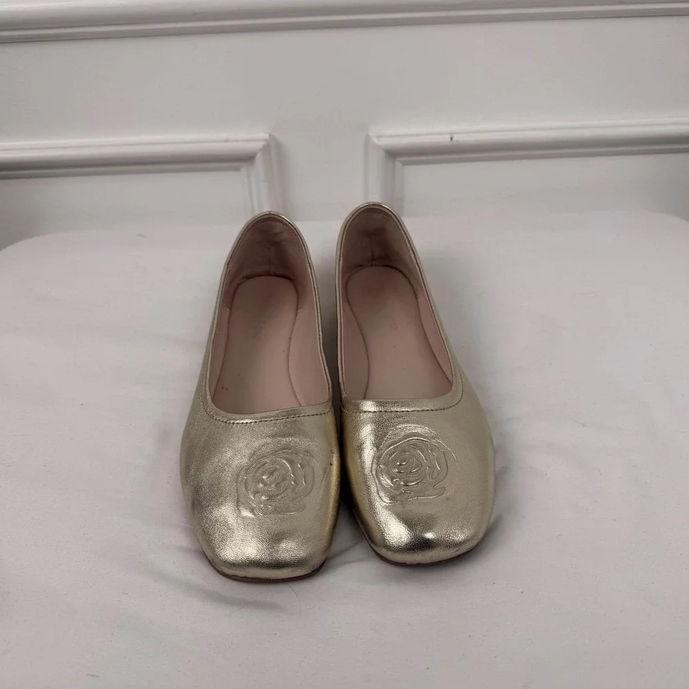 Taryn Rose Gold Metallic Leather Ballet Flats Square Toe Rose Embossed 7.5M